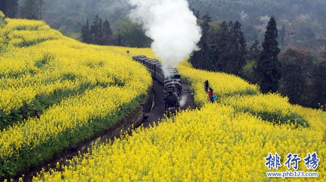 4月份适合去哪里旅游 4月份十大最佳旅游好去处